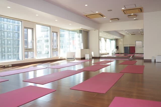 ホットヨガスタジオ ビープラス 天満橋店 画像2