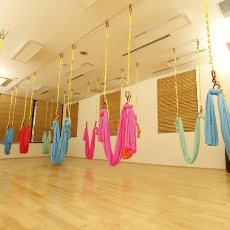 空中ヨガ＆美脚ストレッチ 画像1