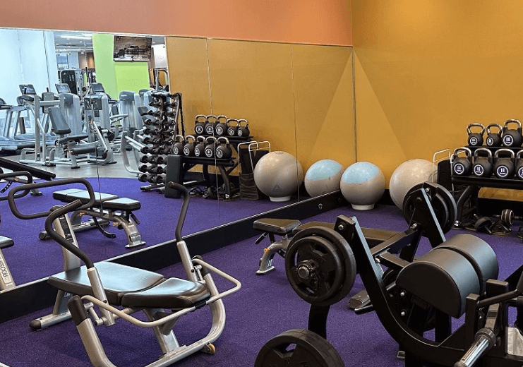 エニタイムフィットネス 江坂店 画像1