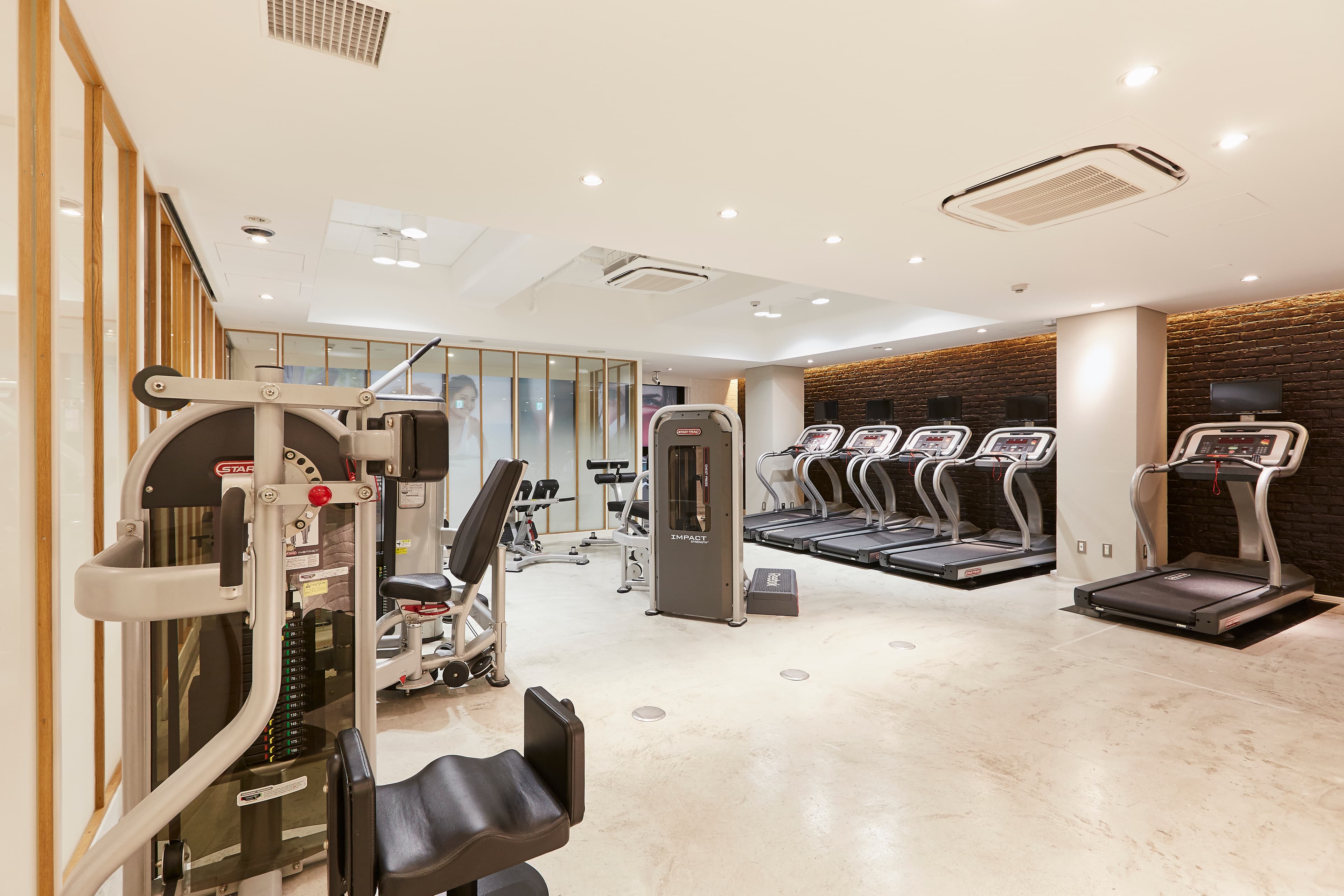 メガロスルフレ心斎橋 画像1