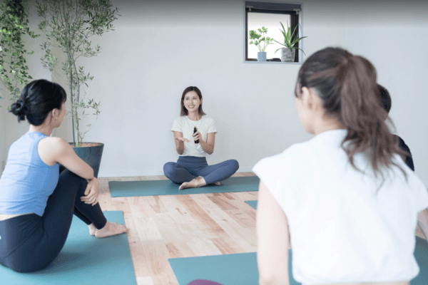 【女性のみご予約可】アロマキャンドルヨガ_Chiemiの画像