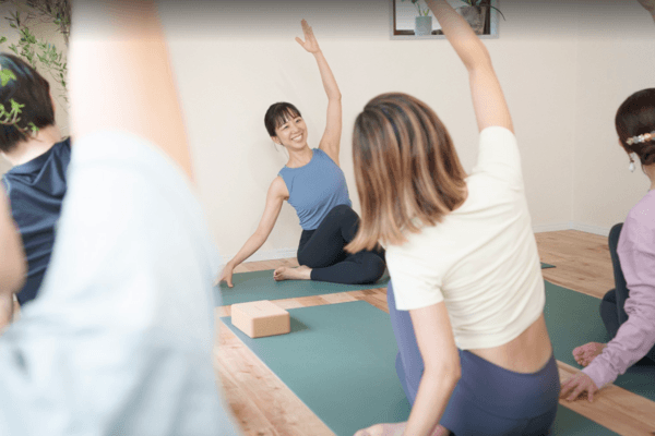 【女性のみご予約可】ベーシックヨガ_西村早織の画像